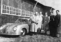 Vor sieben Jahrzehnten, am 26. Mai 1950, fand die erste Neuwagenabholung bei Porsche in Zuffenhausen statt.