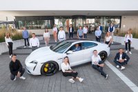 Insgesamt 150 Auszubildende und dual Studierende haben bei Porsche ihre Berufsausbildung begonnen.