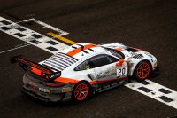 Porsche 911 GT3 R, GPX Racing (20), Kevin Estre (F), Michael Christensen (DK), Richard Lietz (A)
