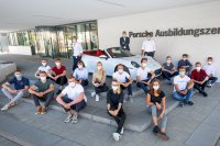 Ausbildungsstart bei Porsche: Der Sportwagenhersteller begrüßt insgesamt 143 neue Kolleginnen und Kollegen – 110 Auszubildende und 33 Studierende der Dualen Hochschule Baden-Württemberg.