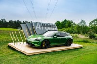 Hole-in-one price - Taycan Turbo S Cross Turismo