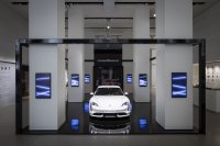 Die Sonderausstellung "Porsche - Pionier der Elektromobilität" kann bis zum 1. November 2020 im "DRIVE. Volkswagen Group Forum" Unter den Linden in Berlin besichtigt werden.