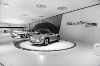 Das Porsche Museum feiert "25 Jahre Boxster" mit einer Sonderschau, die digital präsentiert wird.
