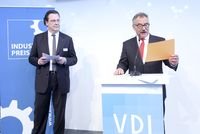 VDI-Pressesprecher Marco Dadomo und VDI-Präsident Prof. Bruno O. Braun (v.l.n.r.), Foto: Foto-Fabry Ettlingen