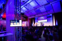 Mehr als 150 Teilnehmende erlebten auf dem CRM-Kongress 2021 Software, die begeistert. (Foto: F. Hackenberg)